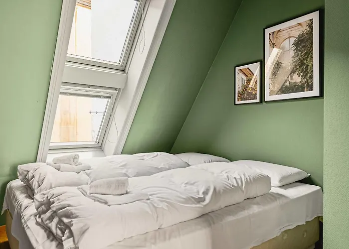 Dinbnb Apartments I Shopping, Cafes And Attractions At Your Doorstep!